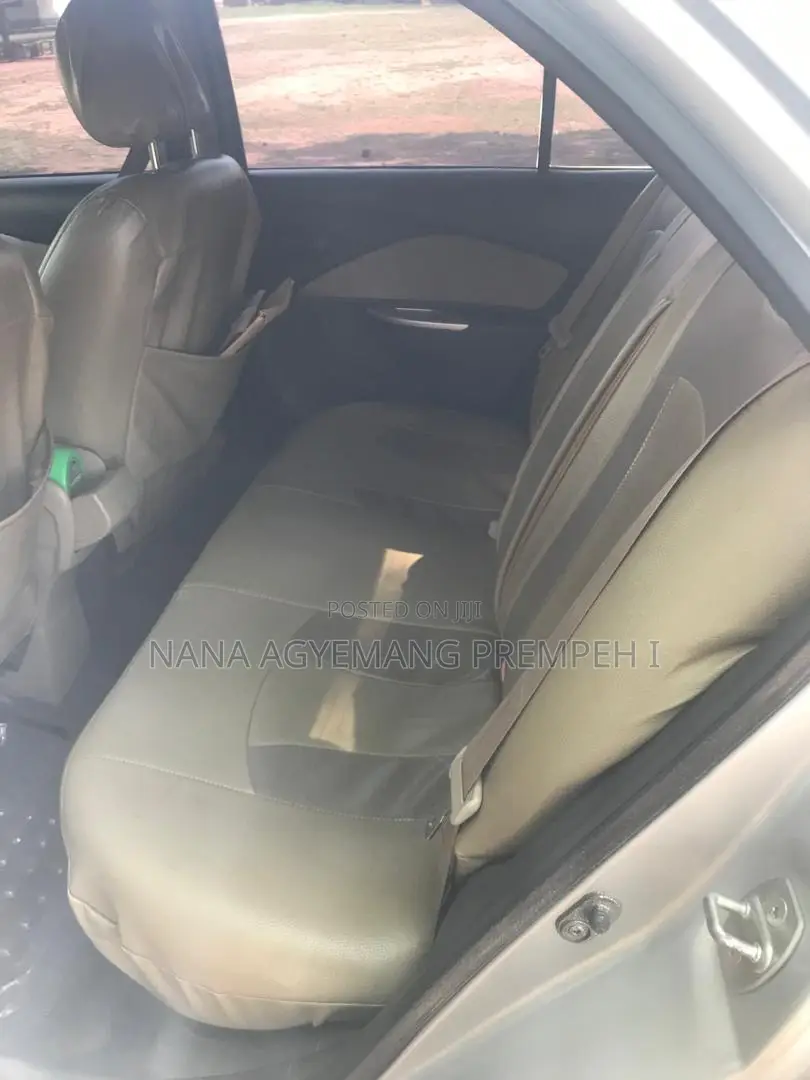 Toyota Belta 2014 Silver