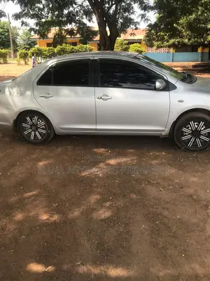 Toyota Belta 2014 Silver