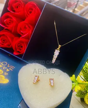 2pcs Crystal Pendant Necklace With Earrings