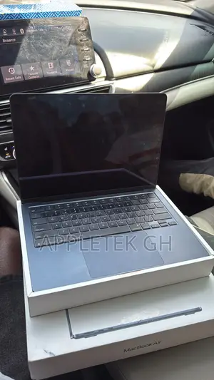 Laptop Apple MacBook Air 2025 M4 13-inch 16GB Apple M4 SSD 256GB