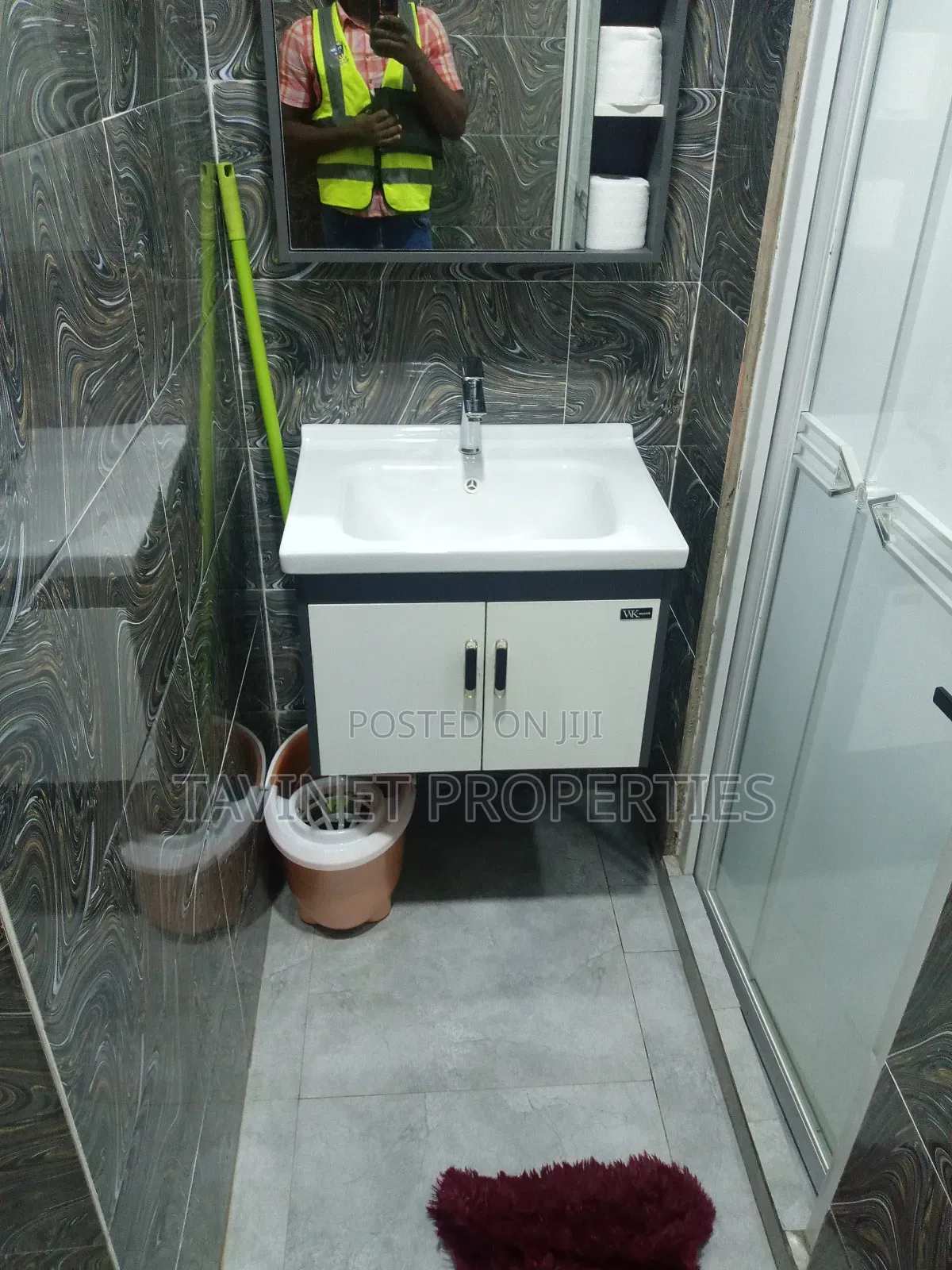 Executive Two Bedrooms Apartment in Ashaley Botwe for Short Let