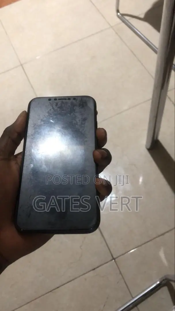 Apple iPhone XR 64 GB Gray