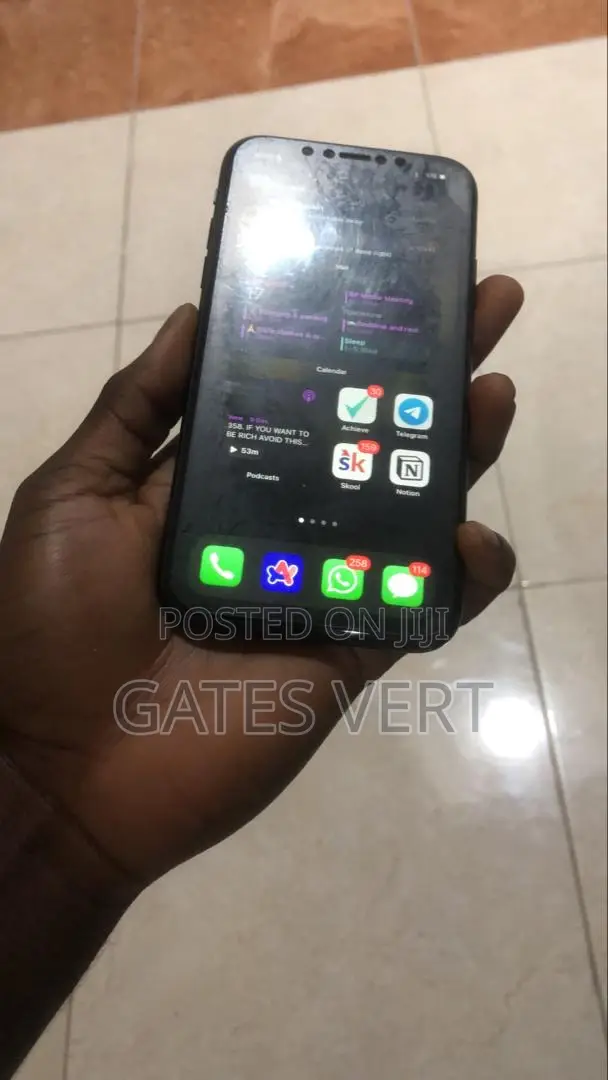 Apple iPhone XR 64 GB Gray