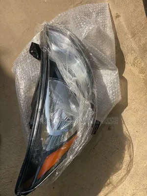Hyundai Elantra 2012 Headlight