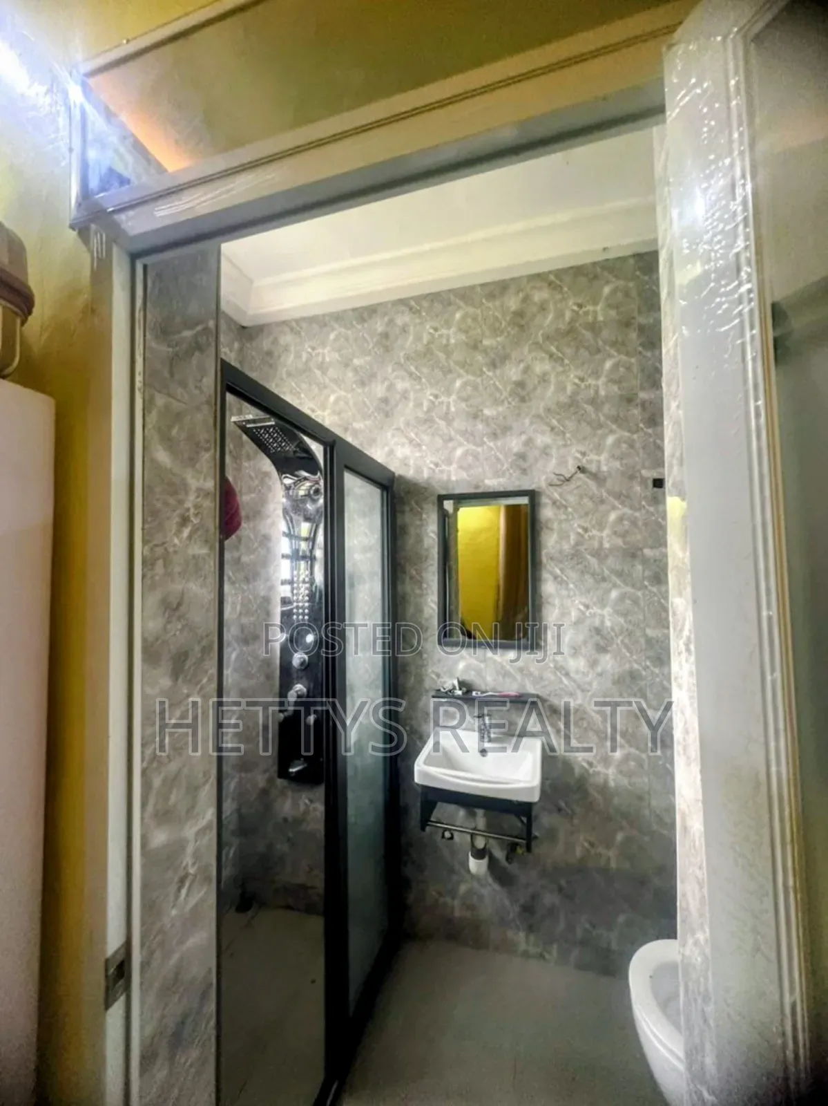 2bdrm House in Pokuase for sale