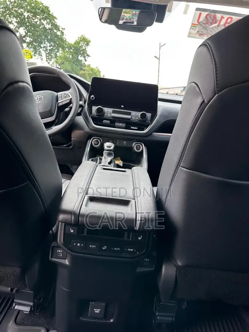 Toyota Grand Highlander Limited AWD 2024 Black