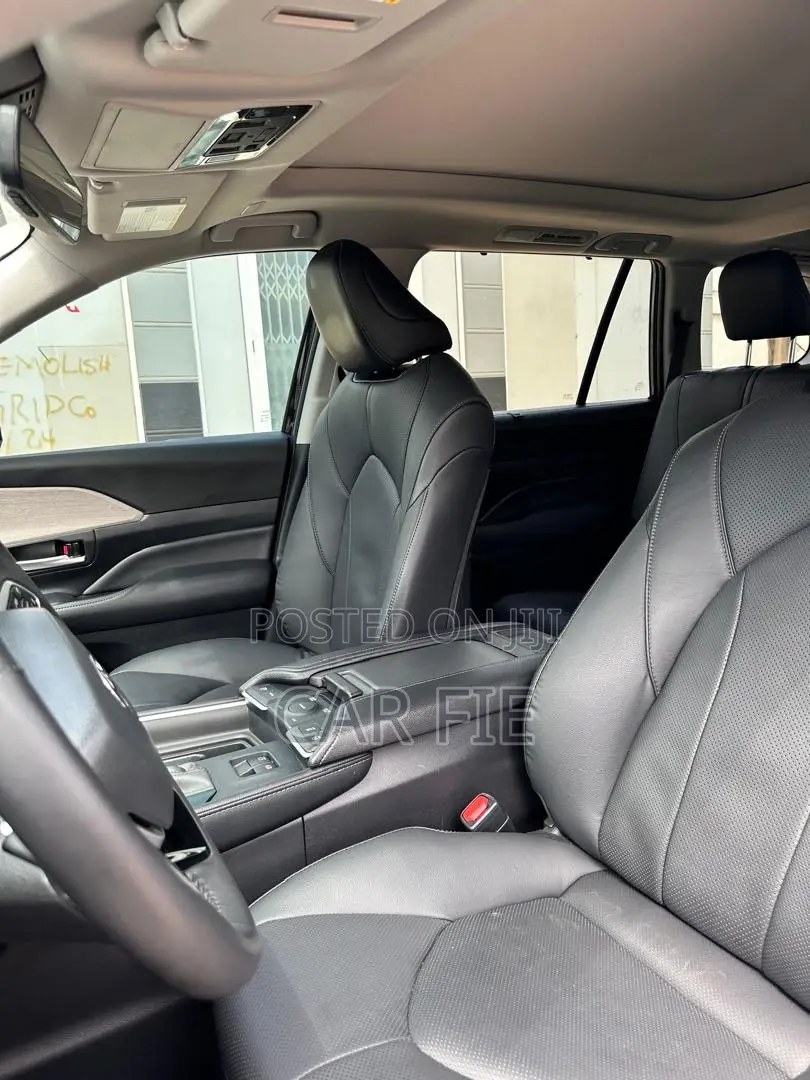 Toyota Grand Highlander Limited AWD 2024 Black