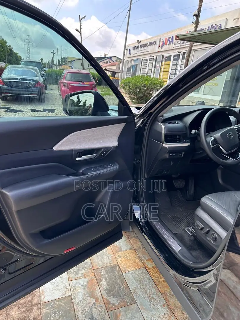 Toyota Grand Highlander Limited AWD 2024 Black