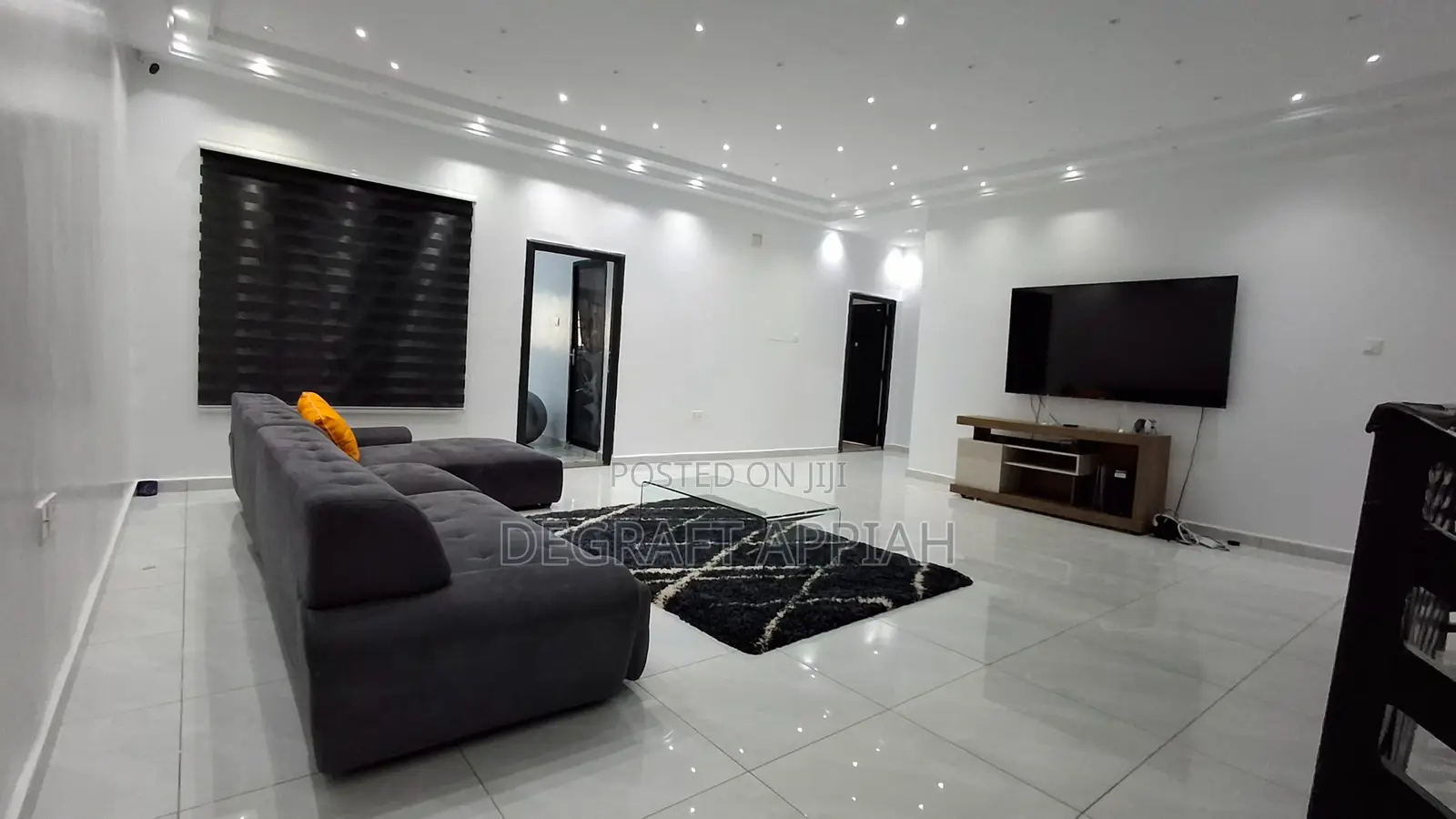 12bdrm House in Abuakwa, Kumasi for sale