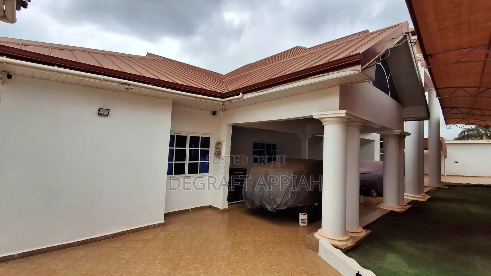 12bdrm House in Abuakwa, Kumasi for sale
