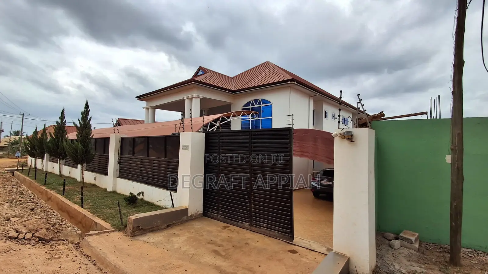 12bdrm House in Abuakwa, Kumasi for sale