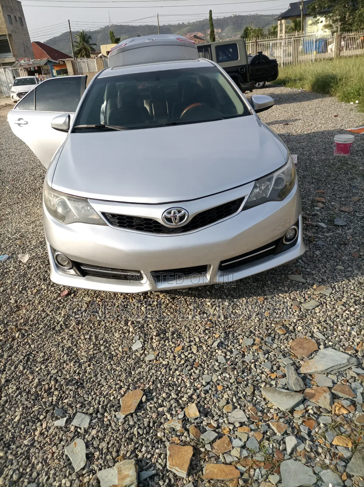 Toyota Camry SE Sport 4dr Sedan w/Prod. End 11/13 (2.5L 4cyl 6A) 2014