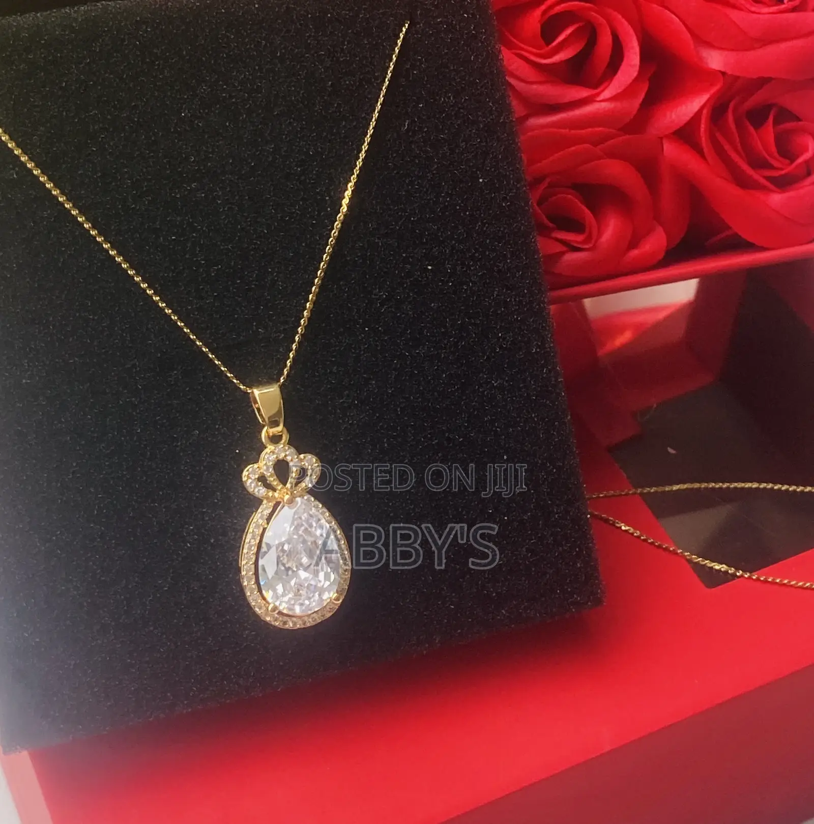 Stunning Luxury Rose Necklace