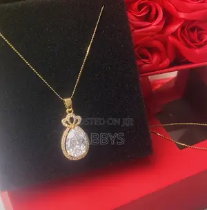 Stunning Luxury Rose Necklace