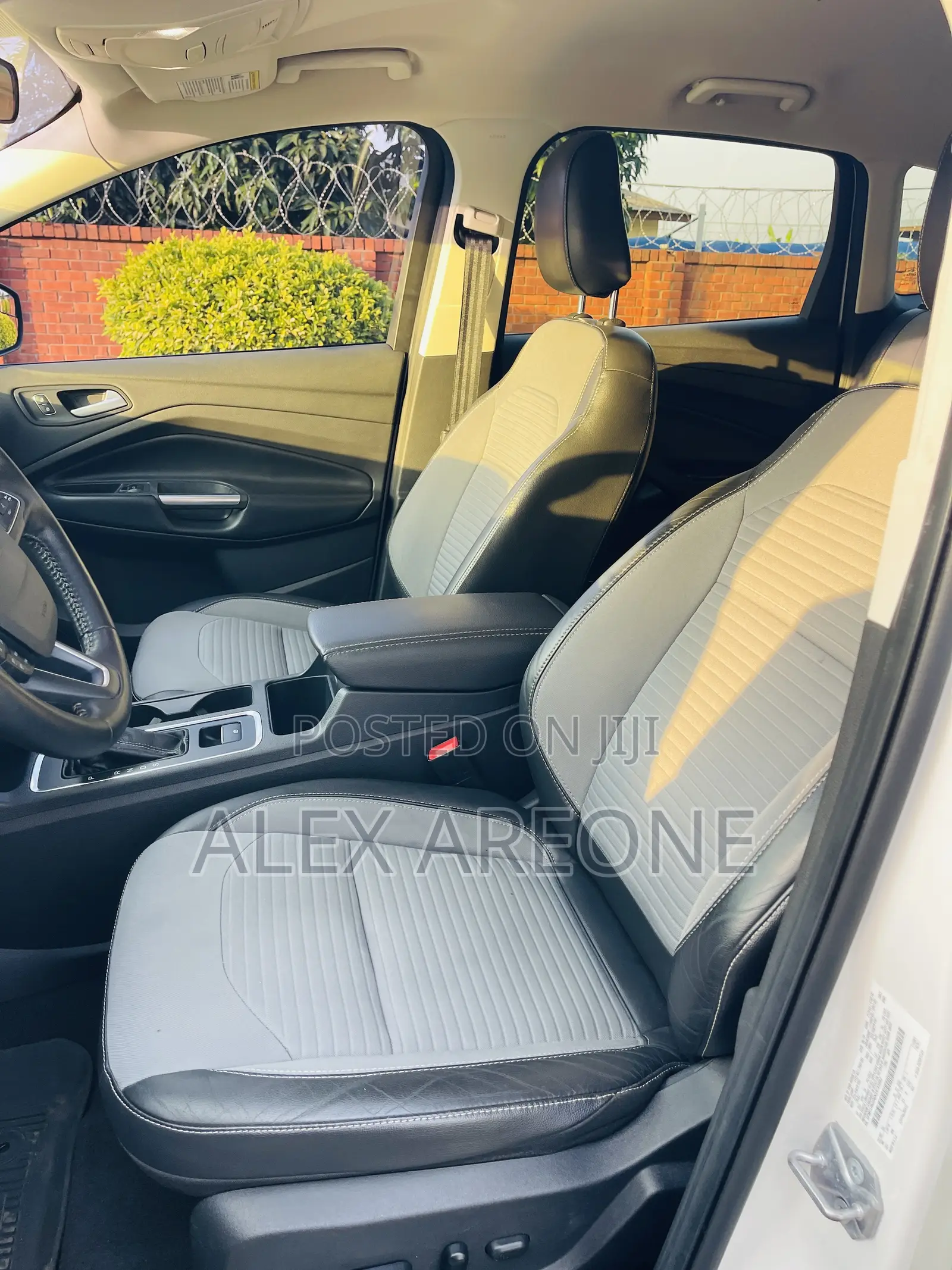 Ford Escape SE 4x4 2019 White