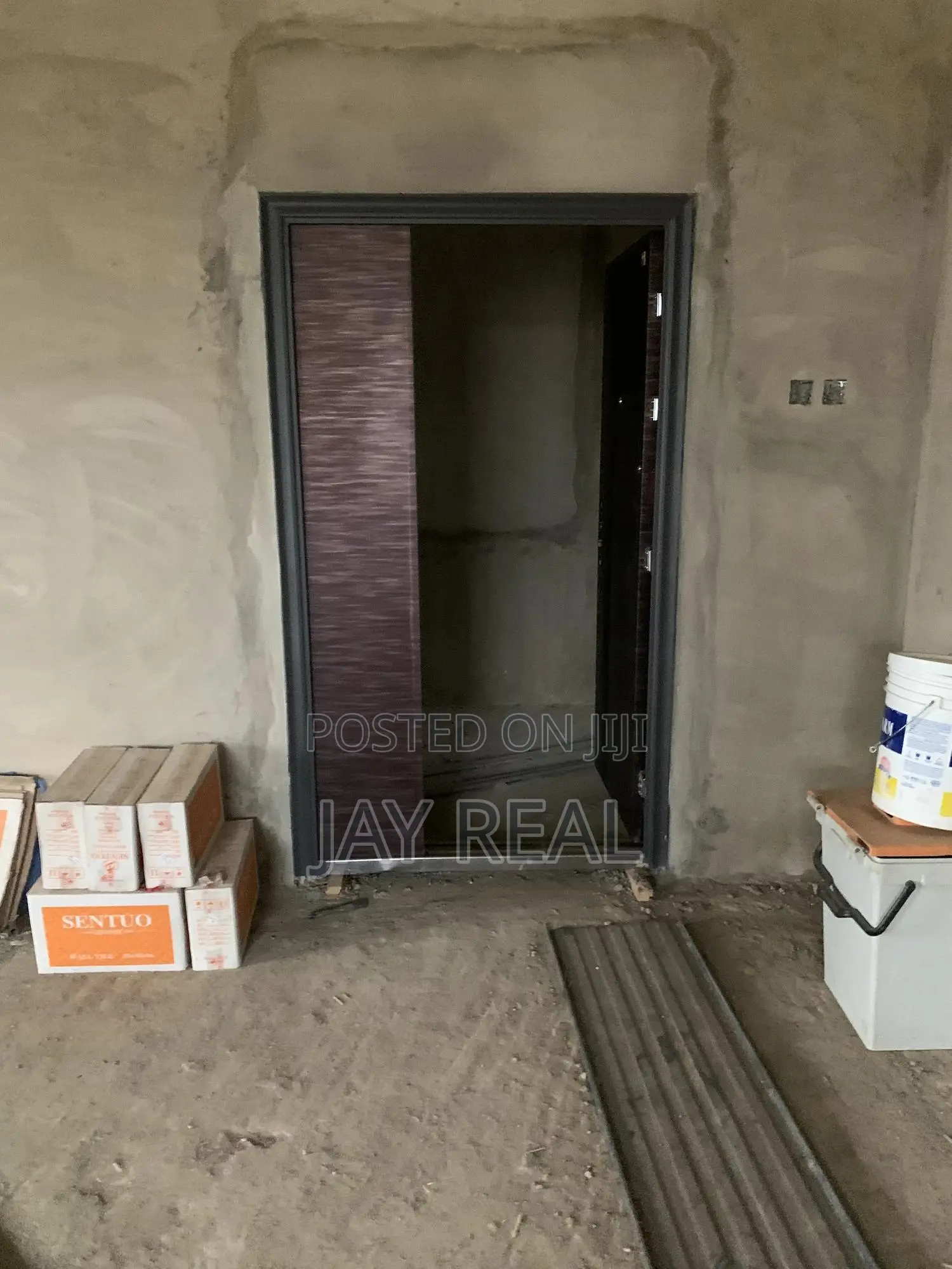 An Uncompleted 6bedrooms Self Compond for Sale