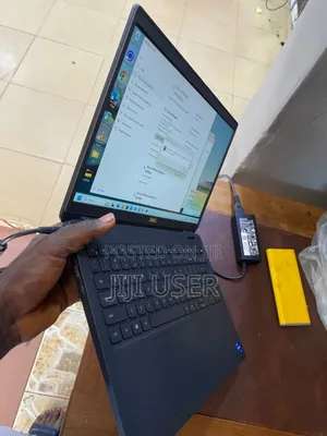 Laptop Dell Latitude 3520 8GB Intel Core i5 SSD 256GB
