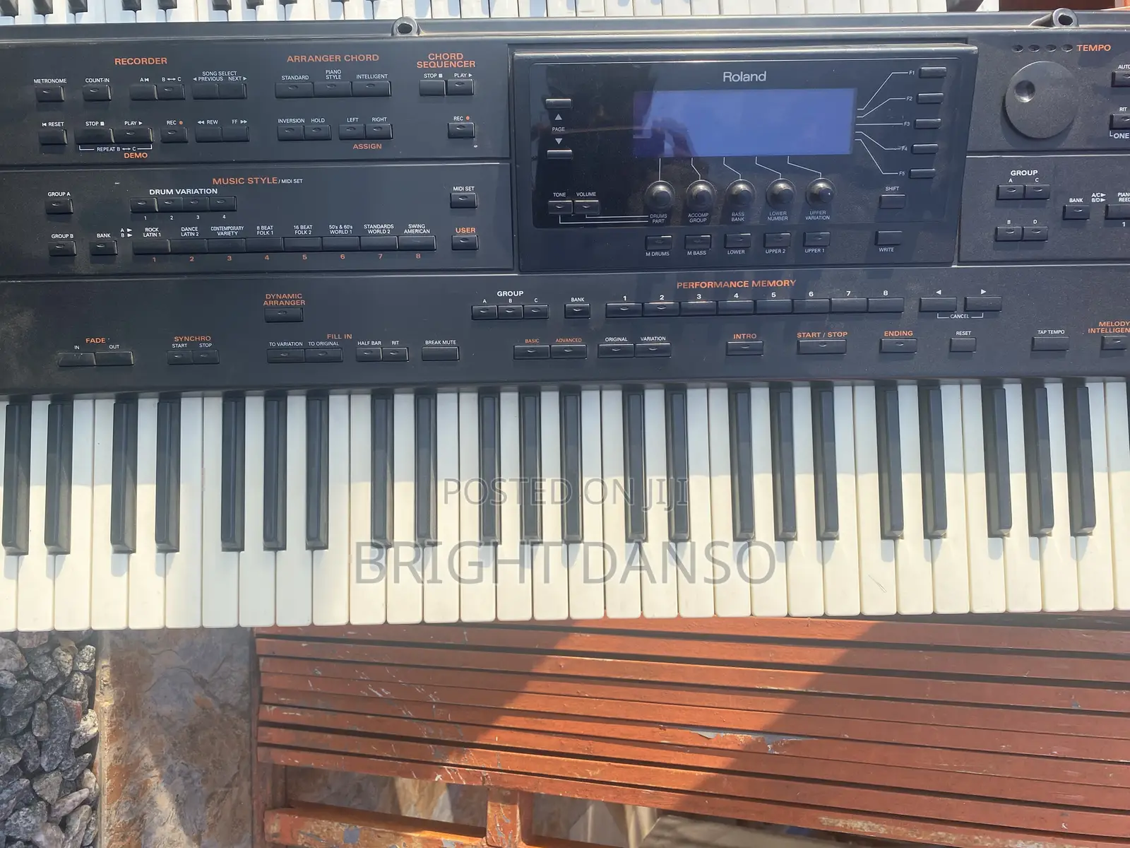 Roland G-800