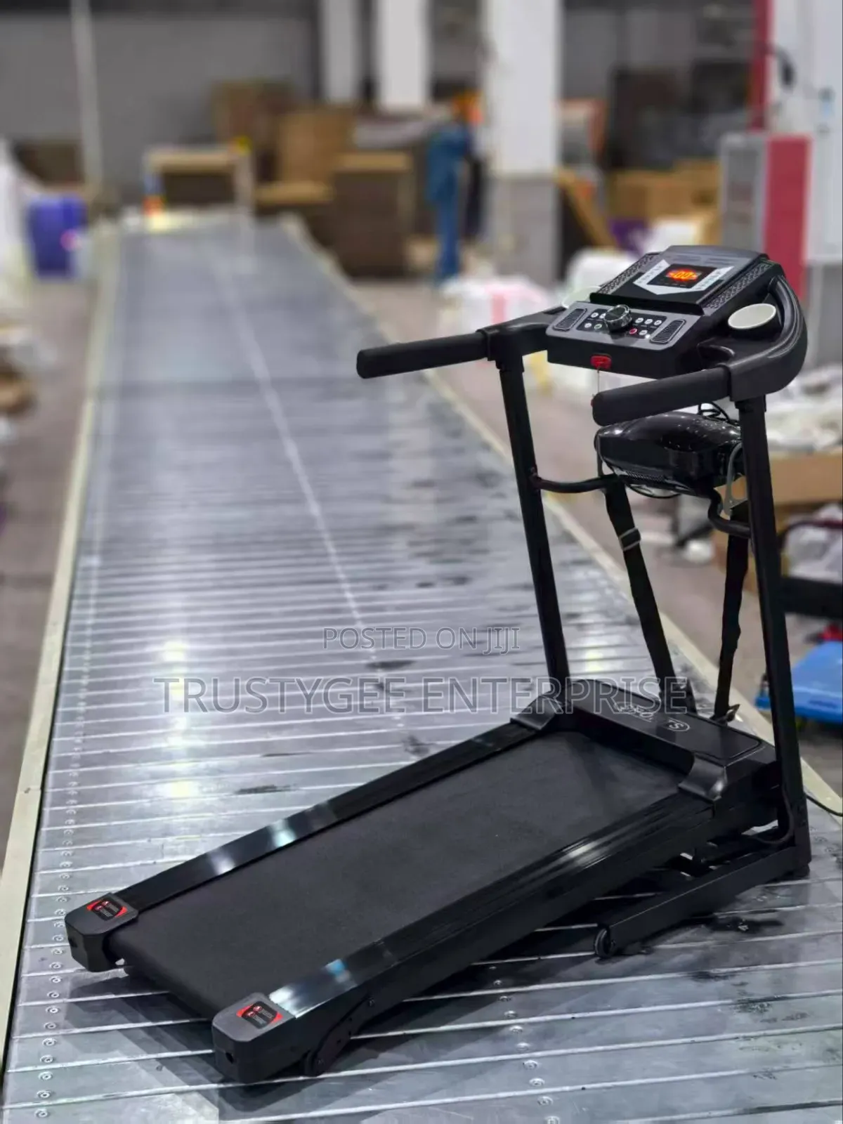 Multi-Functional Treadmill With Auto Incline, Bluetooth.