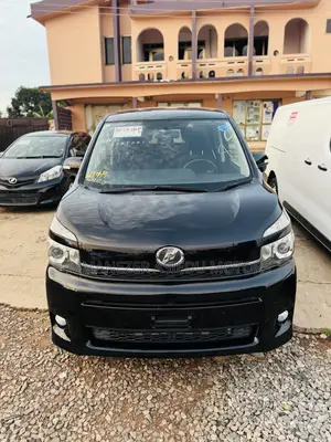 Toyota Voxy 2013 Black