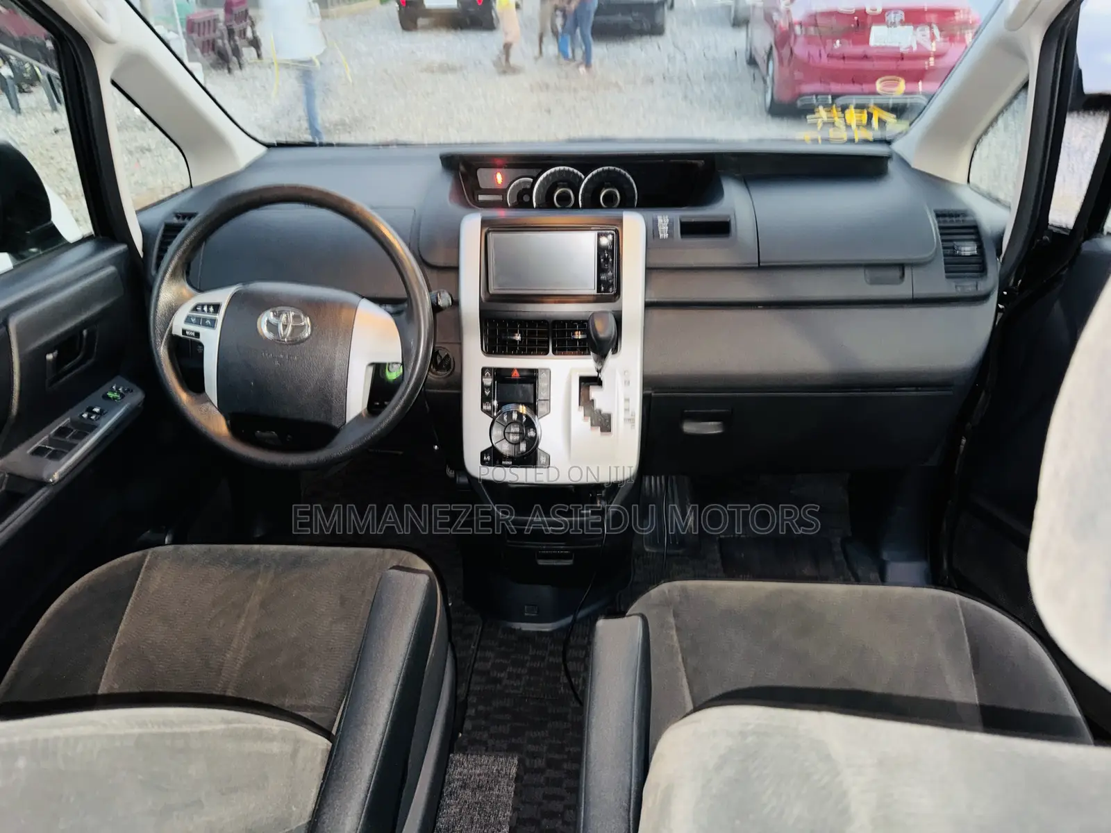 Toyota Voxy 2013 Black