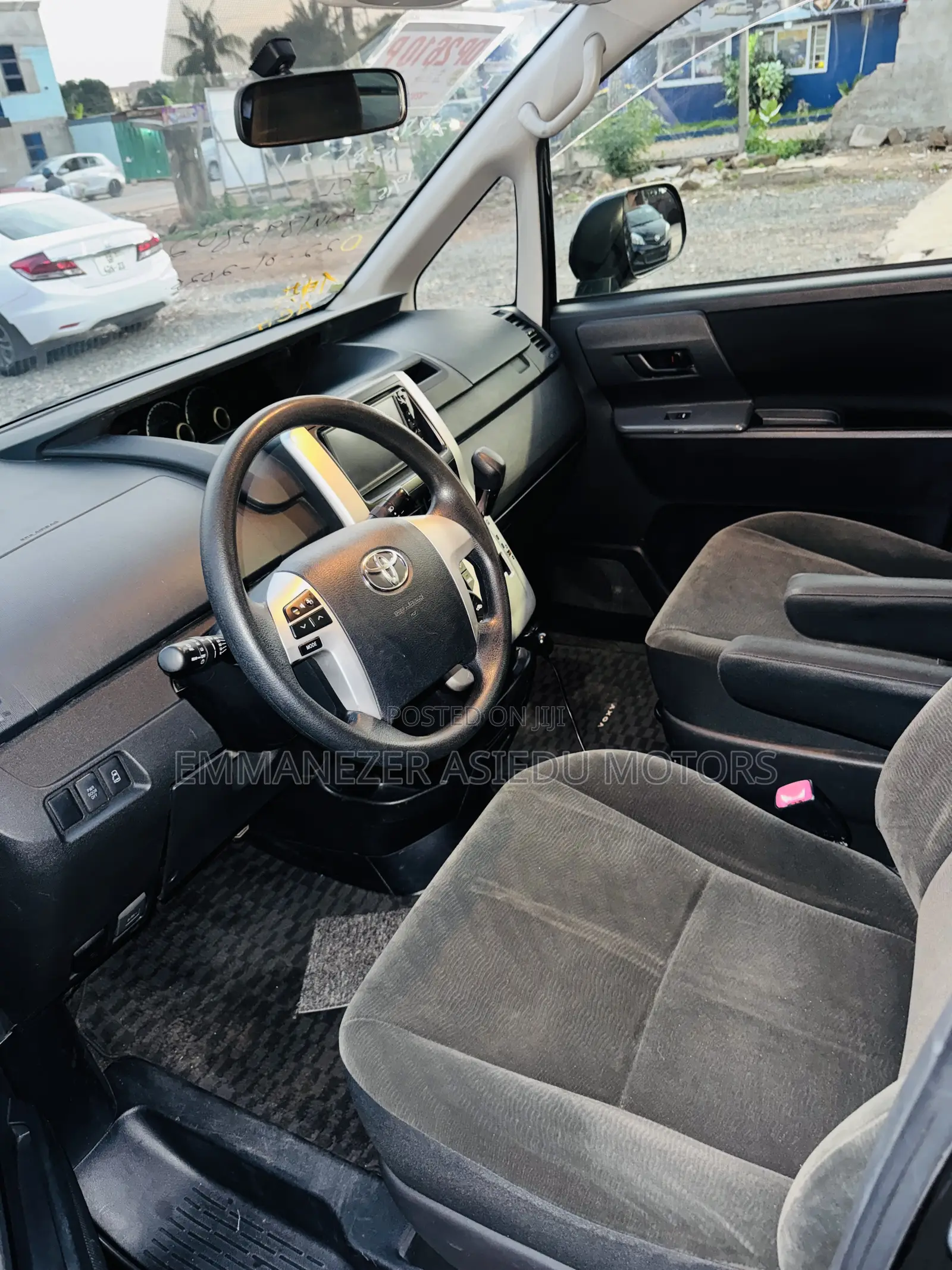 Toyota Voxy 2013 Black