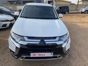 Mitsubishi Outlander 2019 White
