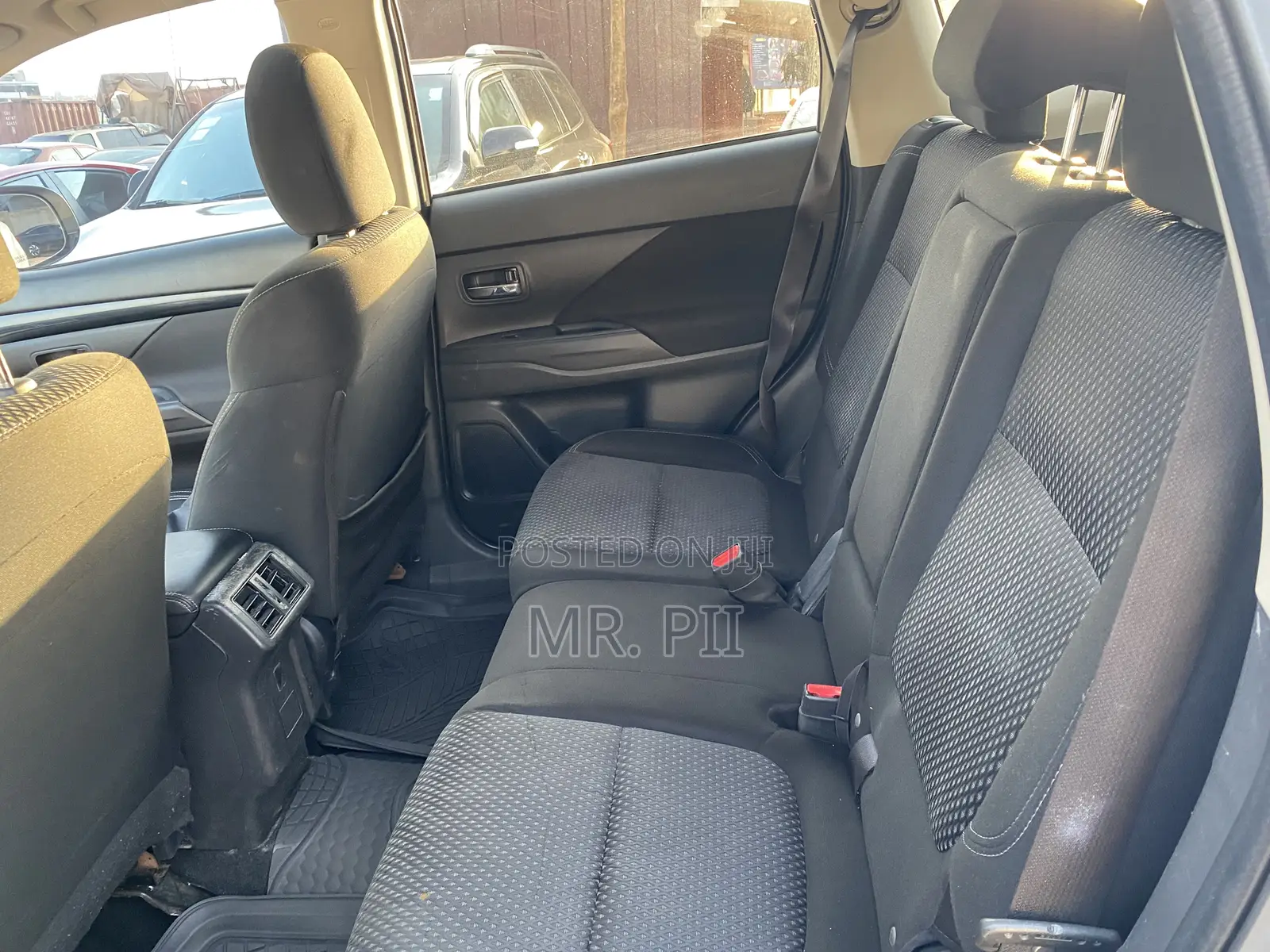 Mitsubishi Outlander 2019 White