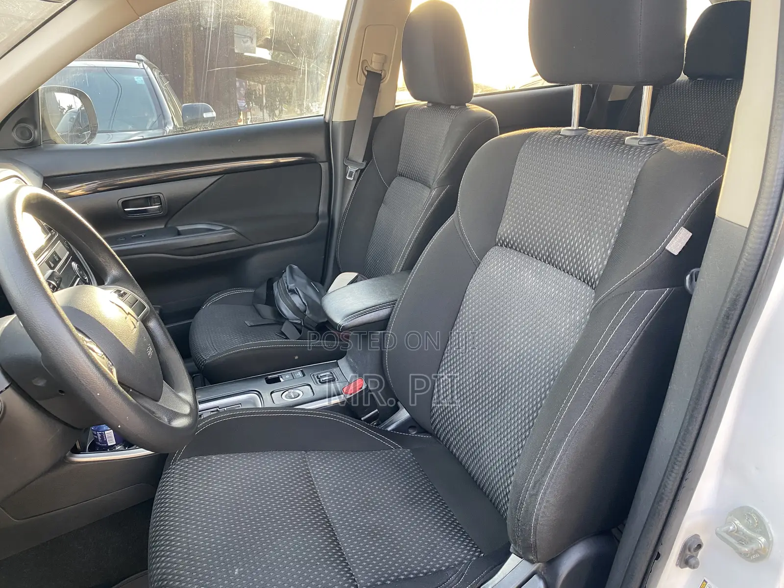 Mitsubishi Outlander 2019 White