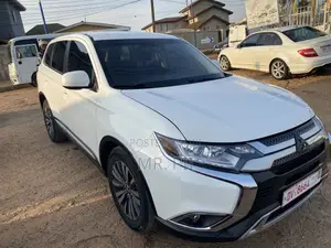 Mitsubishi Outlander 2019 White