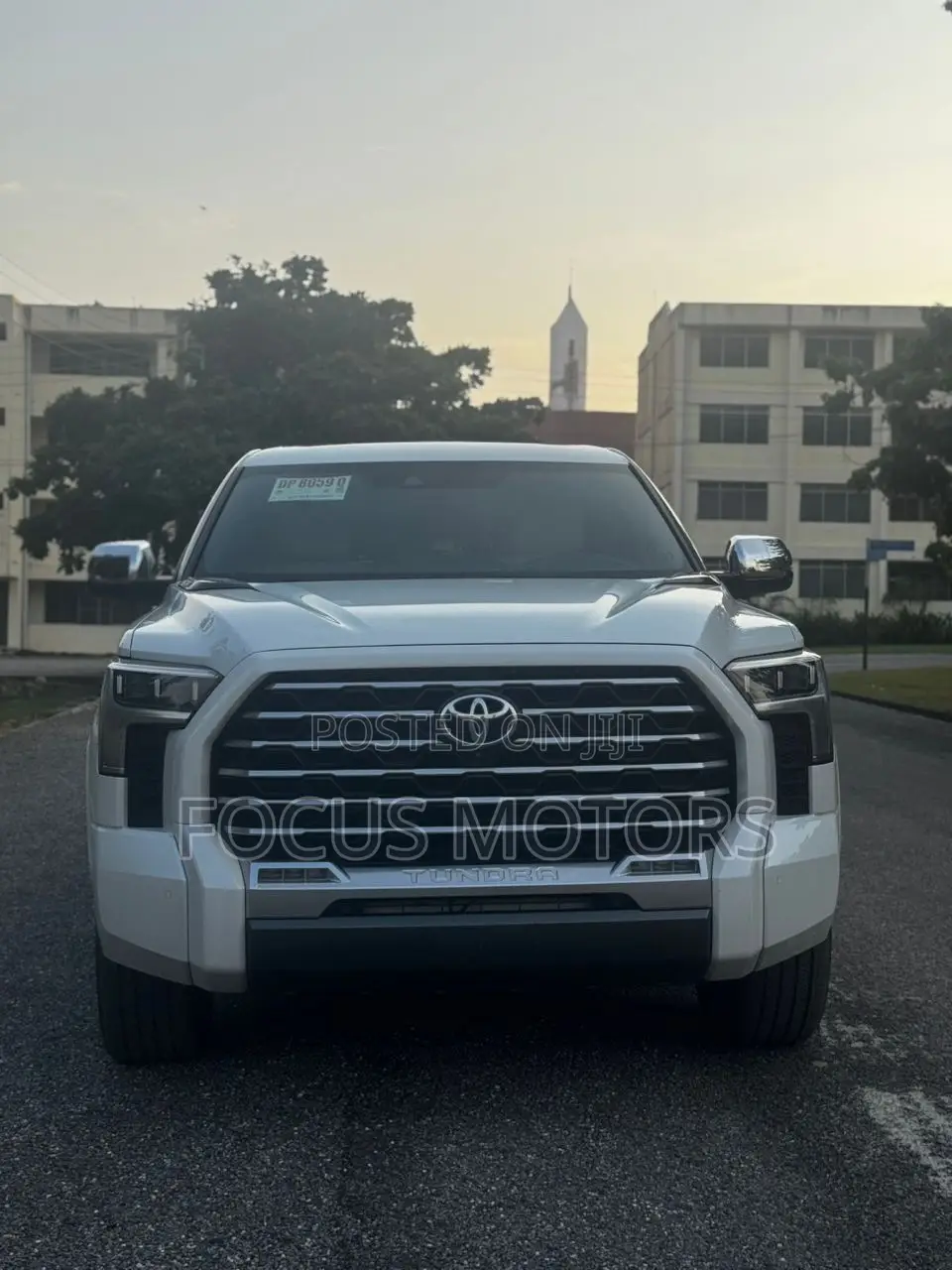 Toyota Tundra SR5 Double Cab 8.1' Bed 2023 White