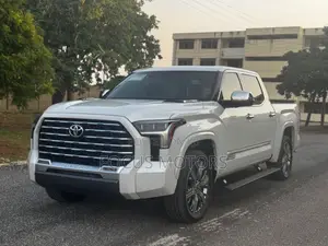 Toyota Tundra SR5 Double Cab 8.1' Bed 2023 White