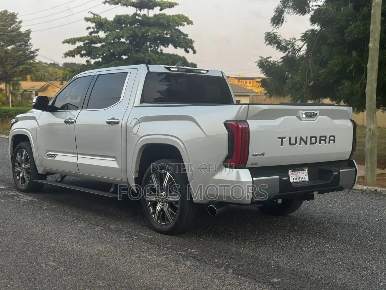 Toyota Tundra SR5 Double Cab 8.1' Bed 2023 White