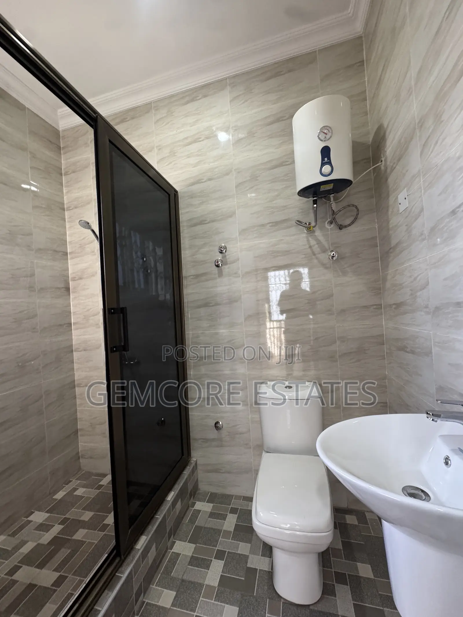 4bdrm House in School Junction, Adjiriganor for rent