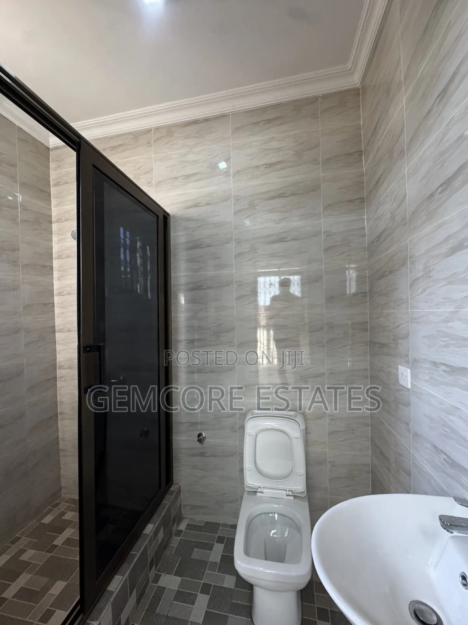 4bdrm House in School Junction, Adjiriganor for rent