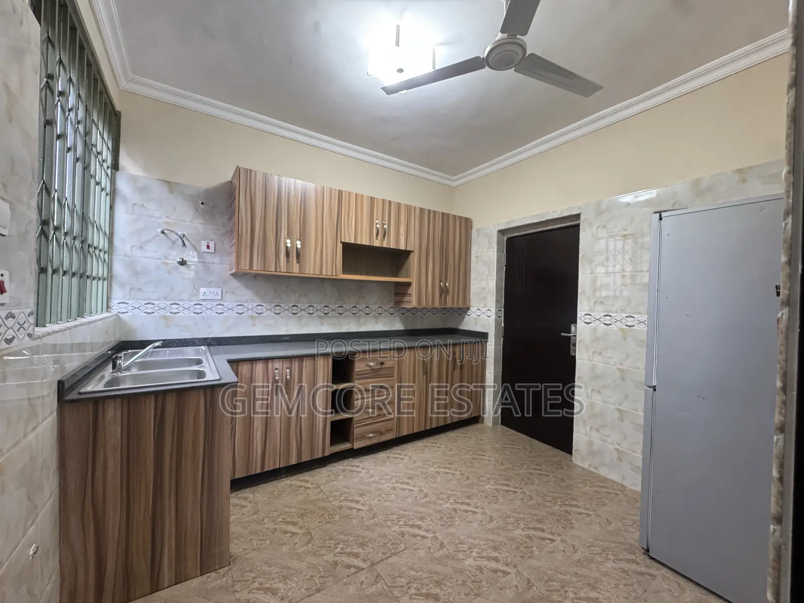 4bdrm House in School Junction, Adjiriganor for rent