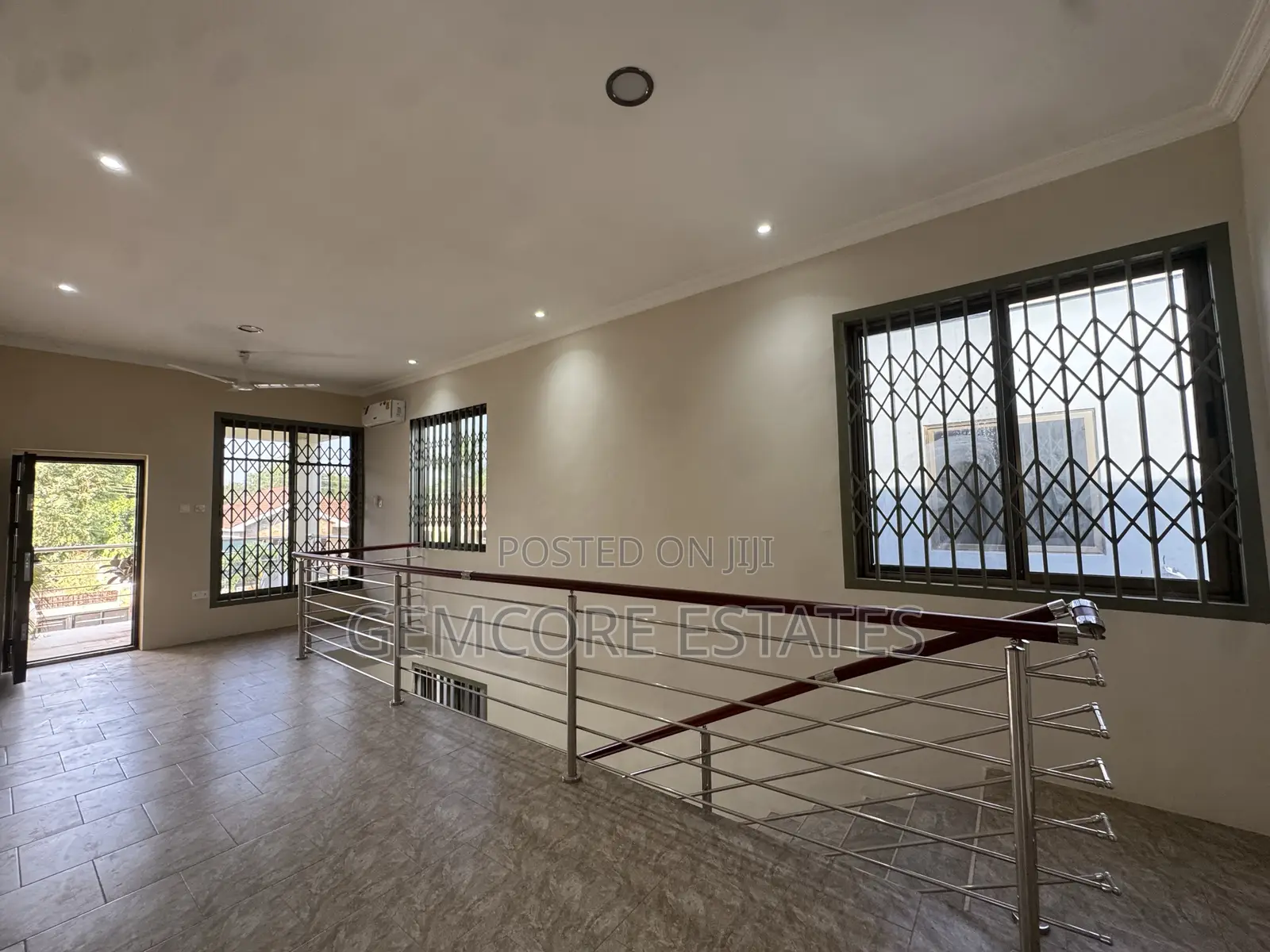 4bdrm House in School Junction, Adjiriganor for rent