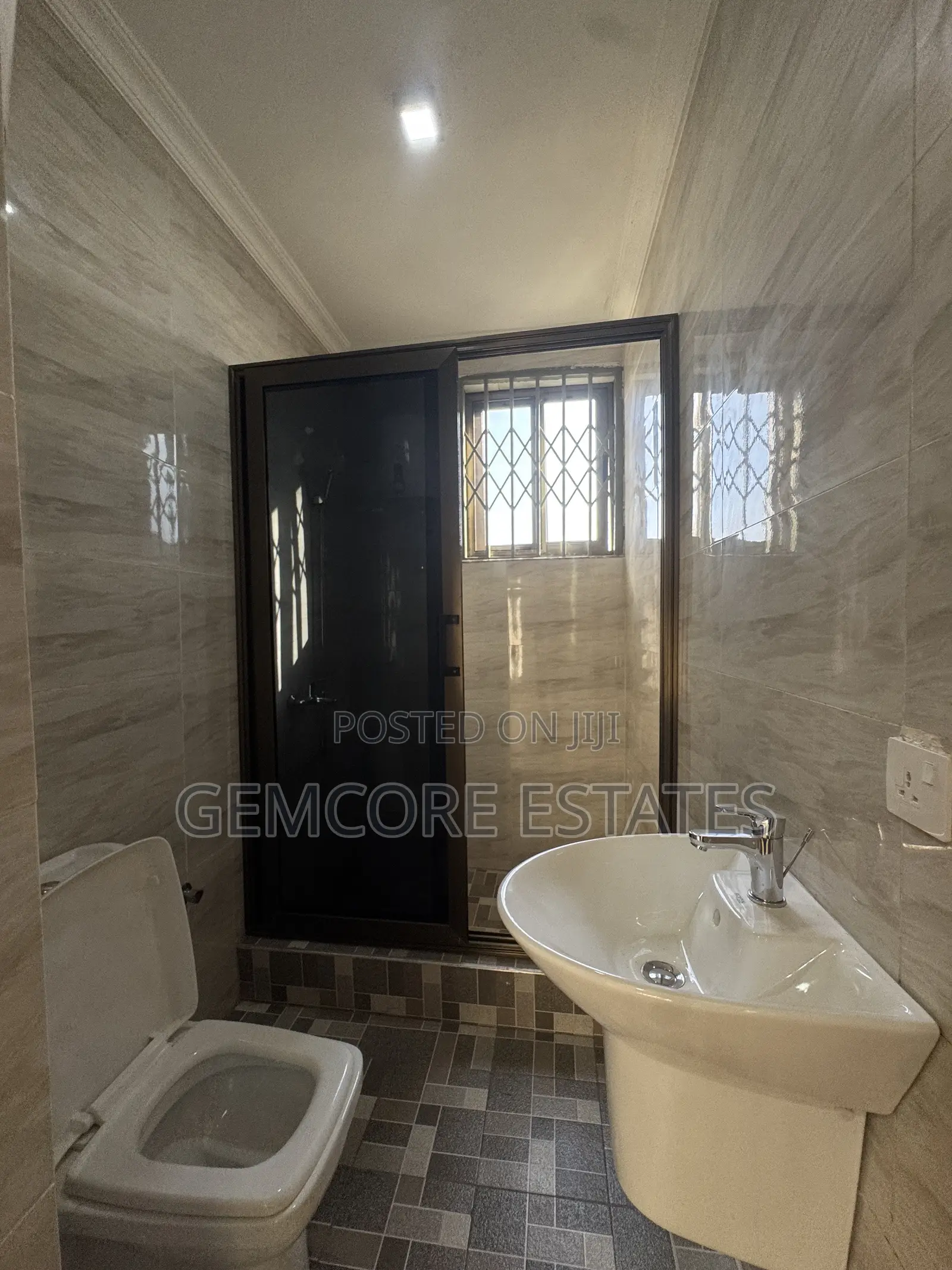4bdrm House in School Junction, Adjiriganor for rent