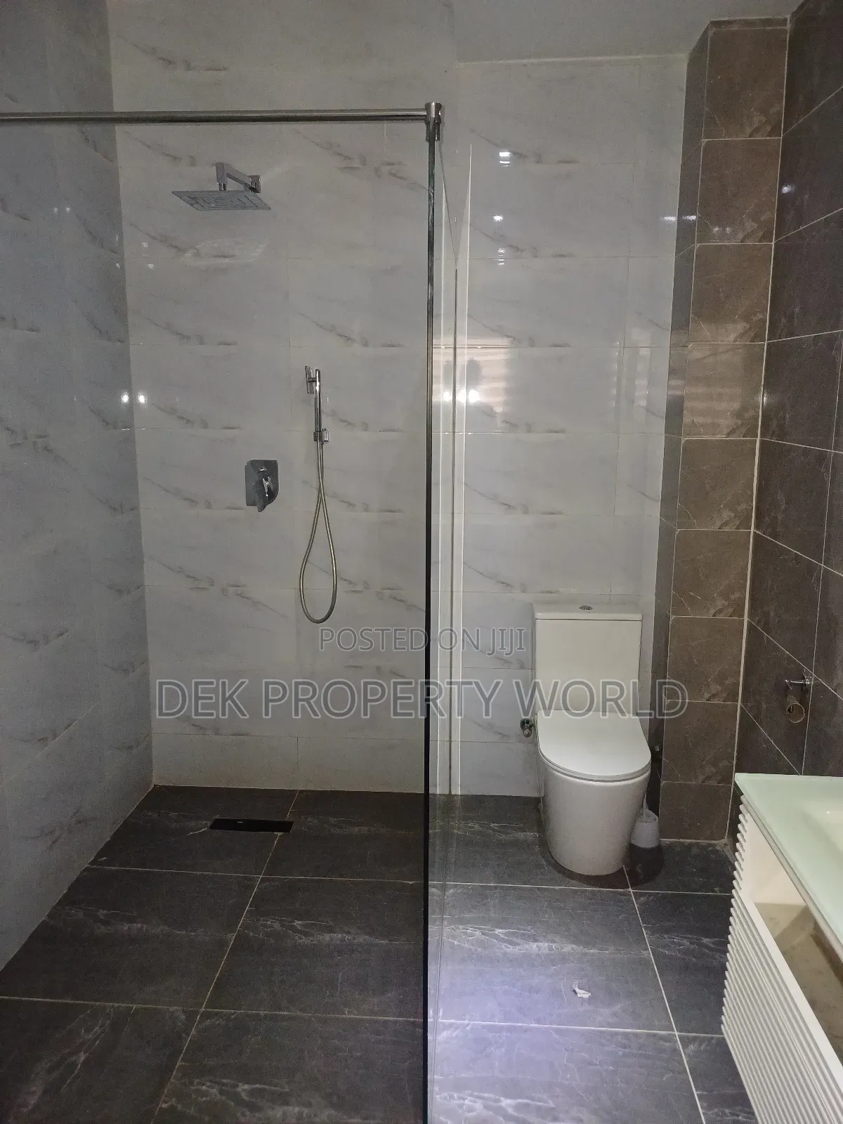 4bdrm House in Haatso for sale