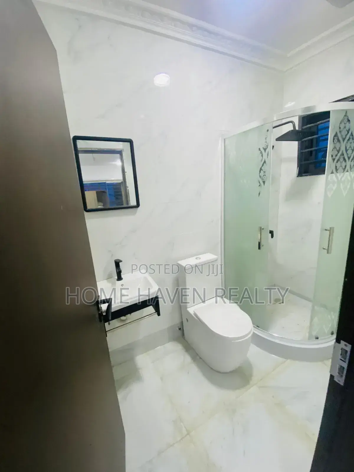 4bdrm House in Ashaley Botwe for sale