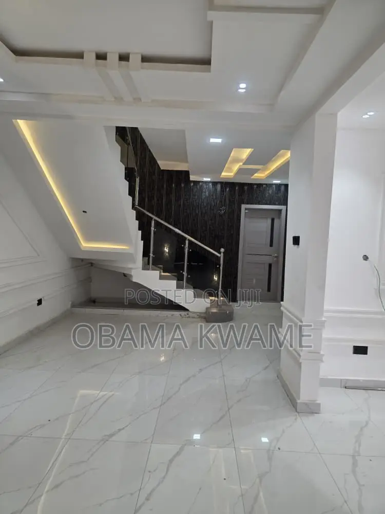 4bdrm Mansion in Gringo Lynks Premium, Lashibi for sale