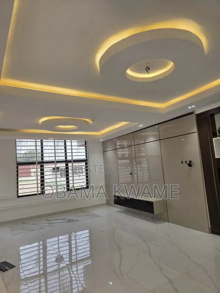 4bdrm Mansion in Gringo Lynks Premium, Lashibi for sale