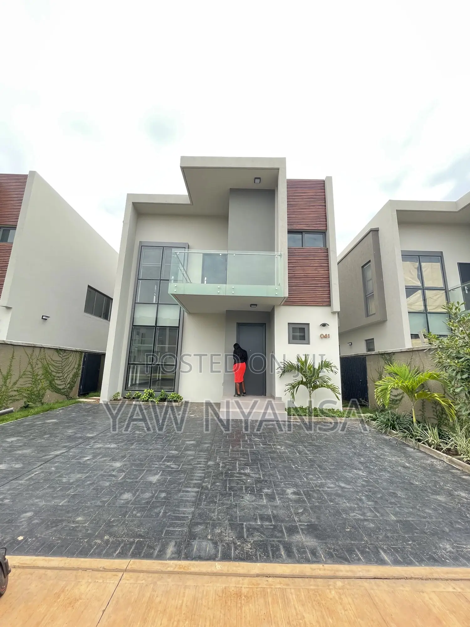 4bdrm Duplex in Bn Estate, Oyarifa for sale
