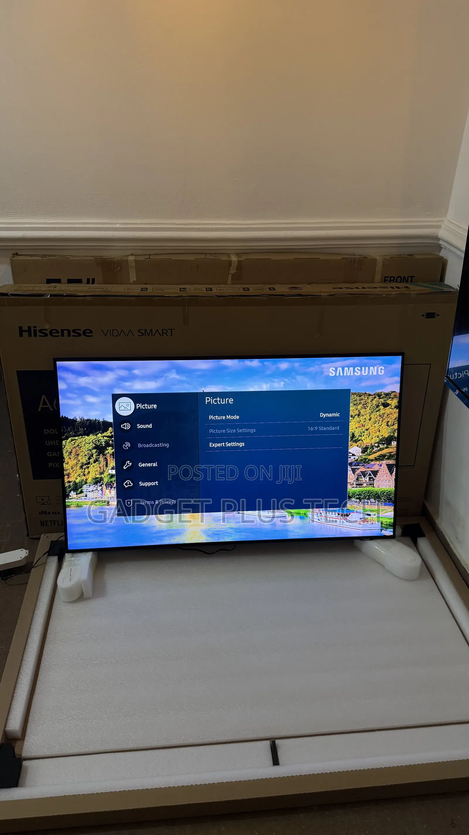 2021/22 50” Samsung Airslim Crystal Smart Tv