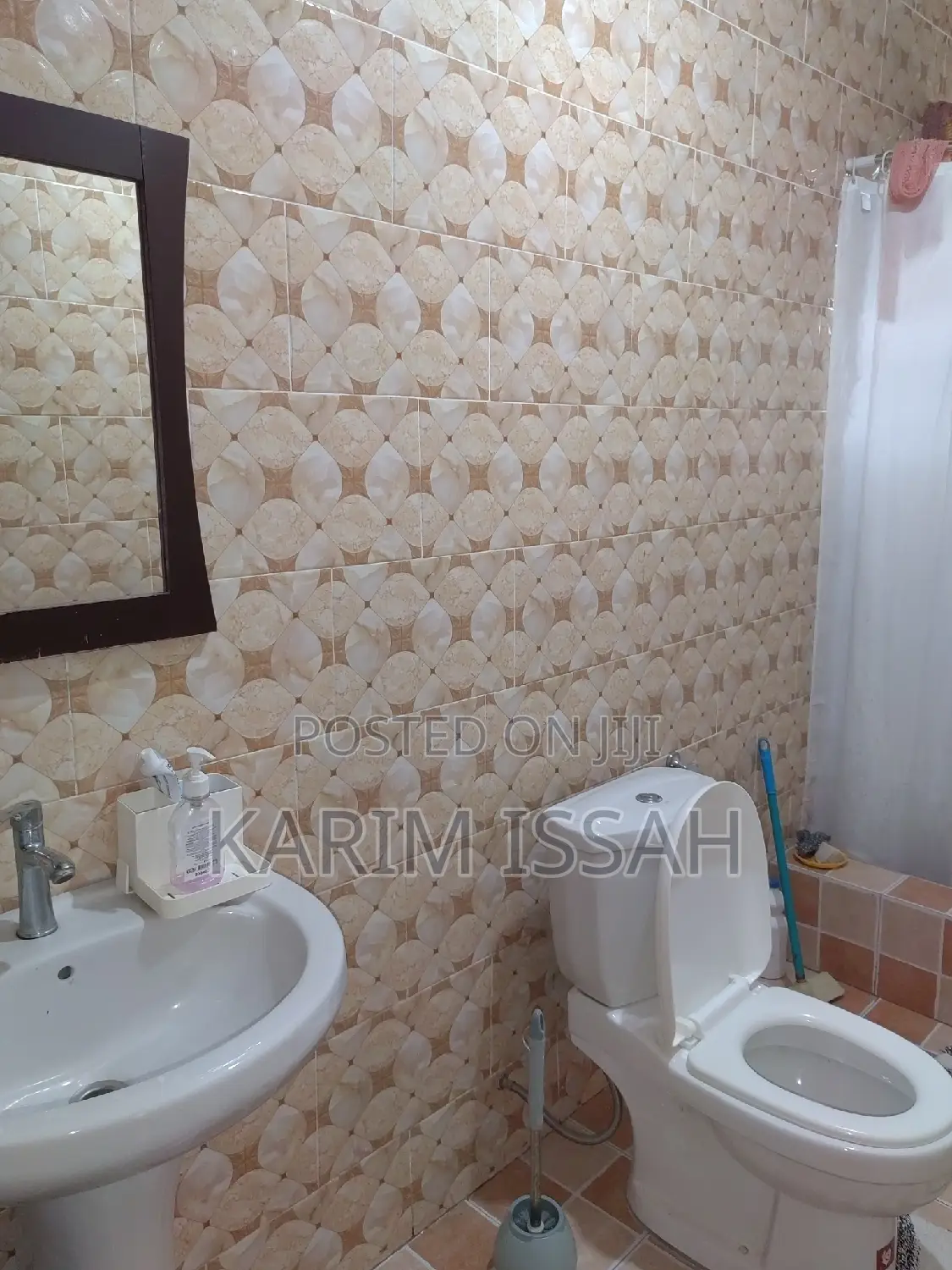 6bdrm House in Kwabre for sale