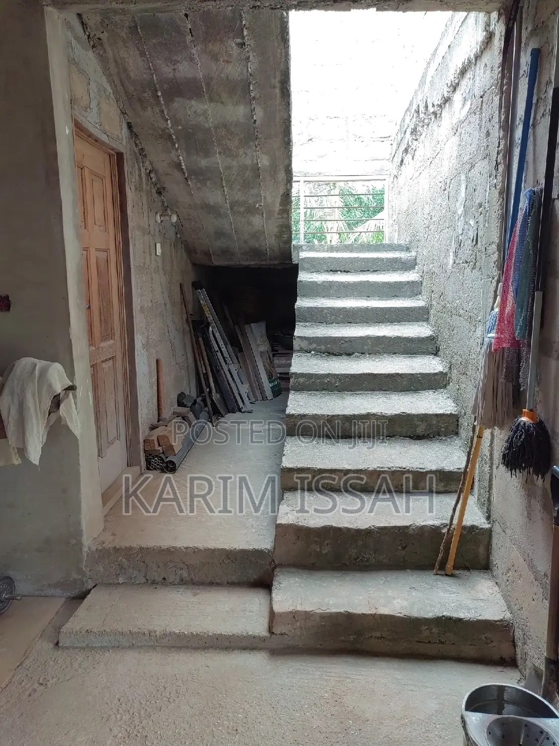 6bdrm House in Kwabre for sale