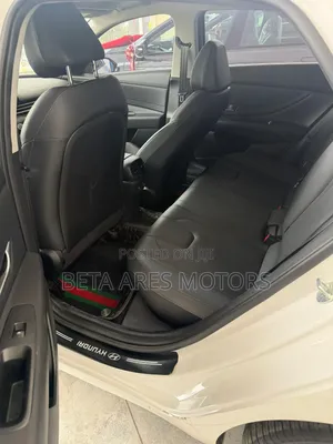New Hyundai Elantra SE 2024 Black