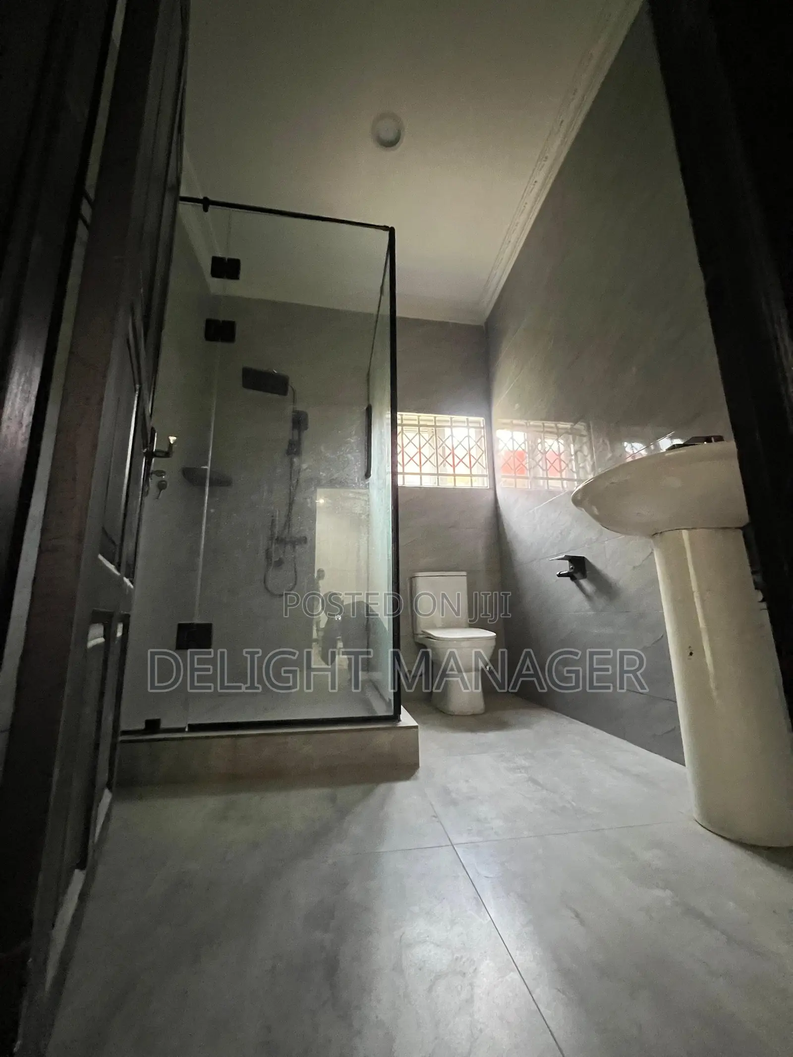 4bdrm Mansion in Delight Estate, Tesano for rent