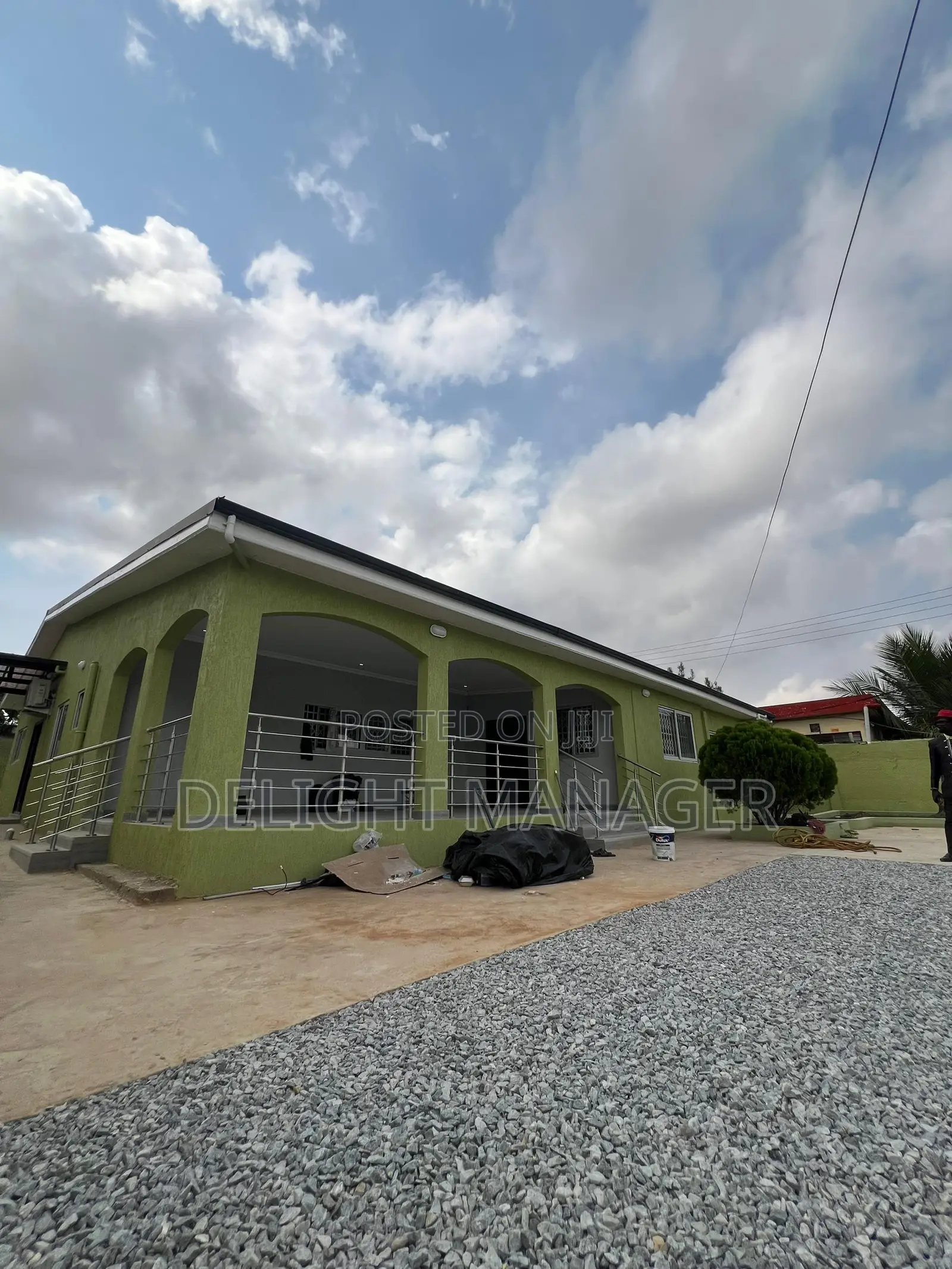4bdrm Mansion in Delight Estate, Tesano for rent