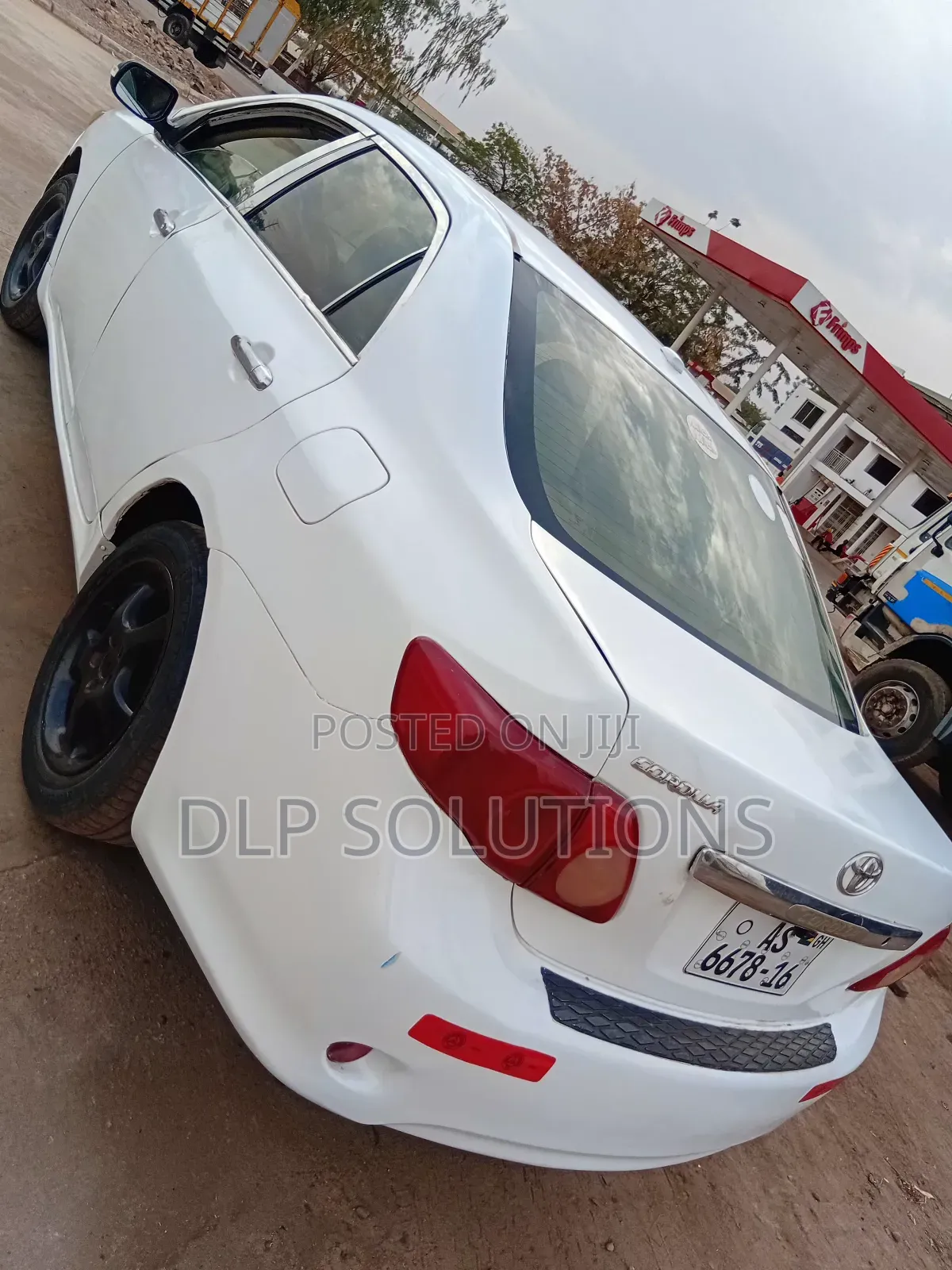 Toyota Corolla LE 4dr Sedan (1.8L 4cyl 4A) 2010 White